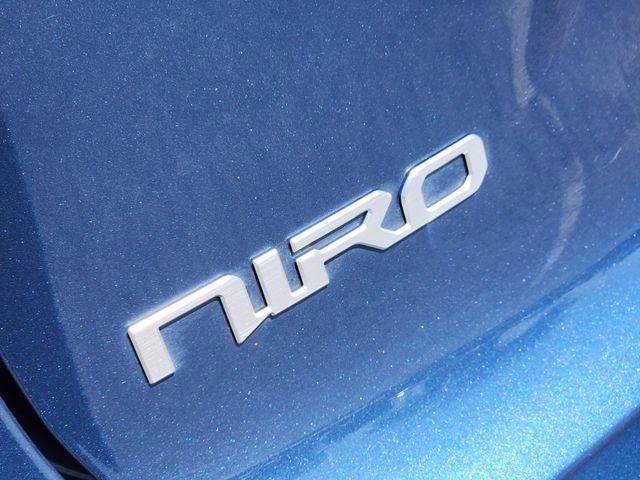 Used 2023 Kia Niro SX Touring image 6