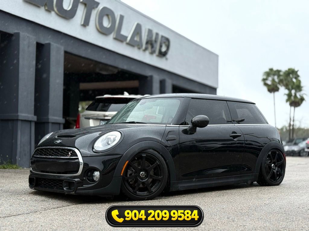 Used 2017 MINI Cooper S FWD image 1