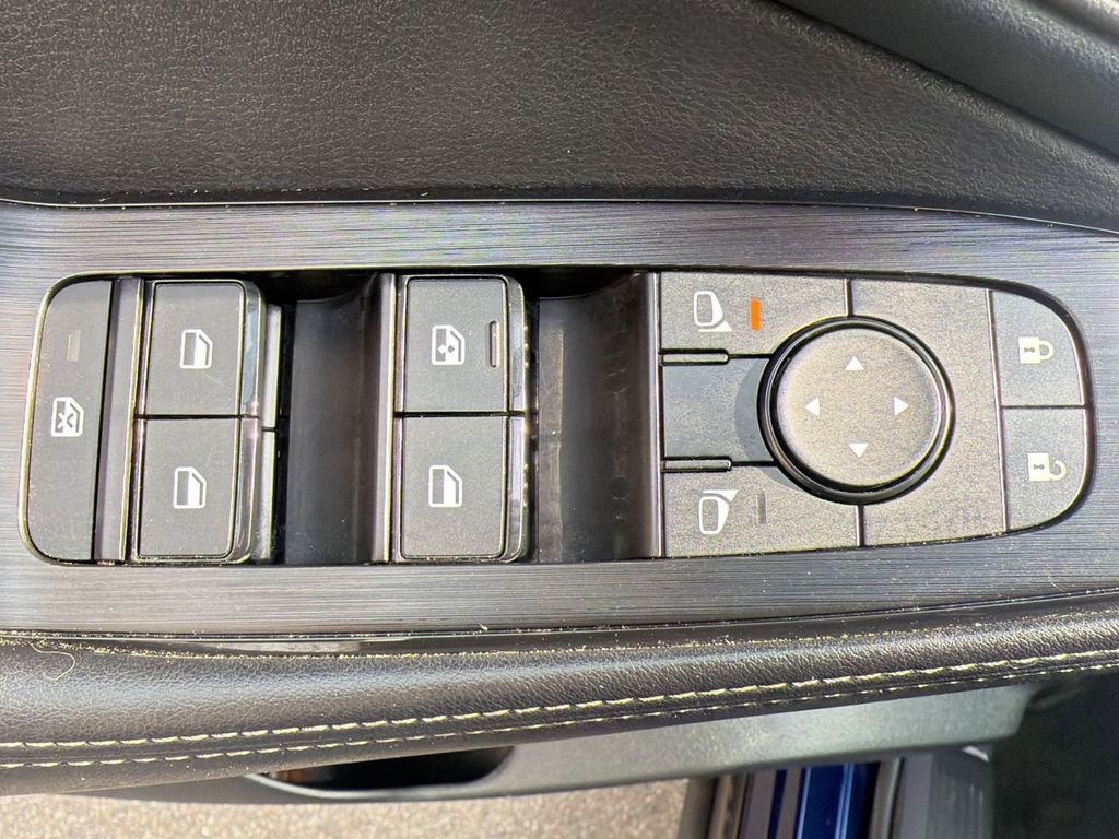 Used 2025 Nissan Rogue SV image 22
