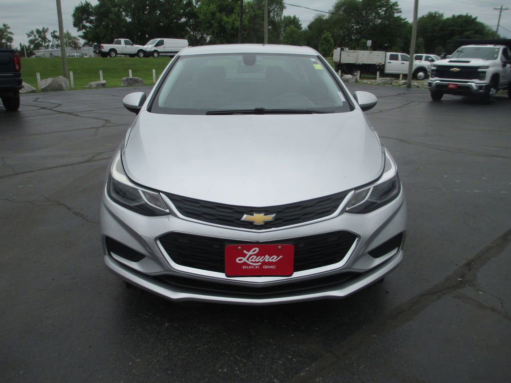 Used 2018 Chevrolet Cruze LT w/ Convenience Package FWD image 11