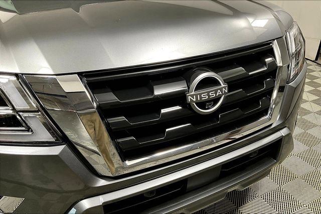 Used 2024 Nissan Armada Platinum w/ Captain's Chairs Package image 31