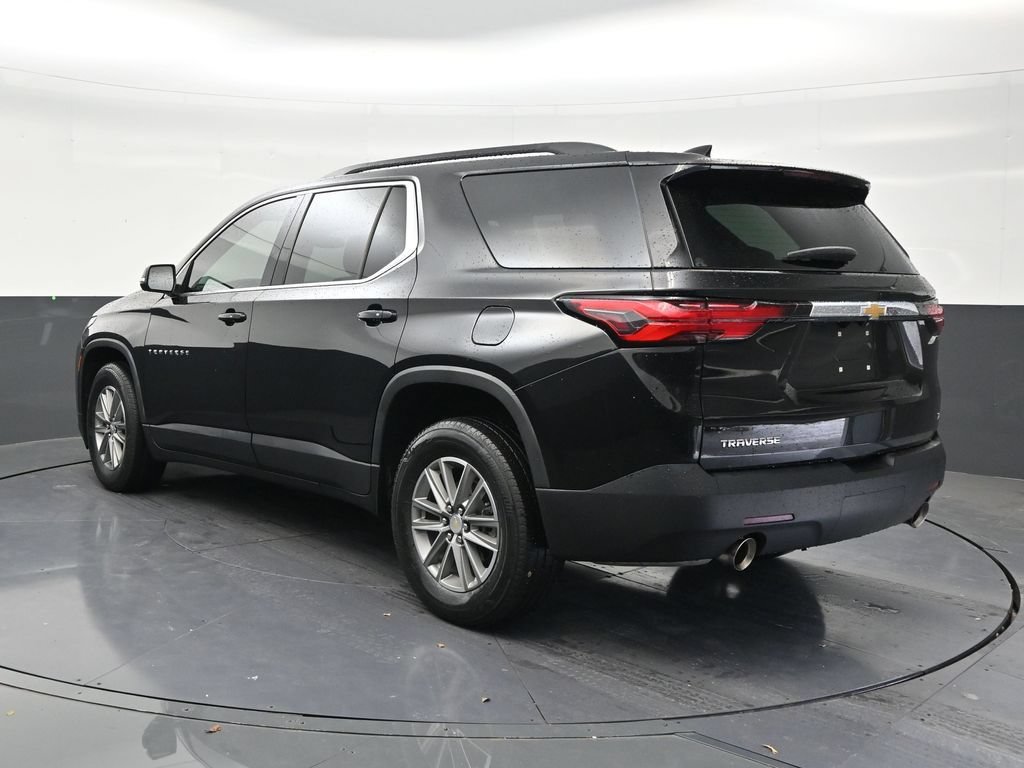 Used 2023 Chevrolet Traverse LT FWD image 3