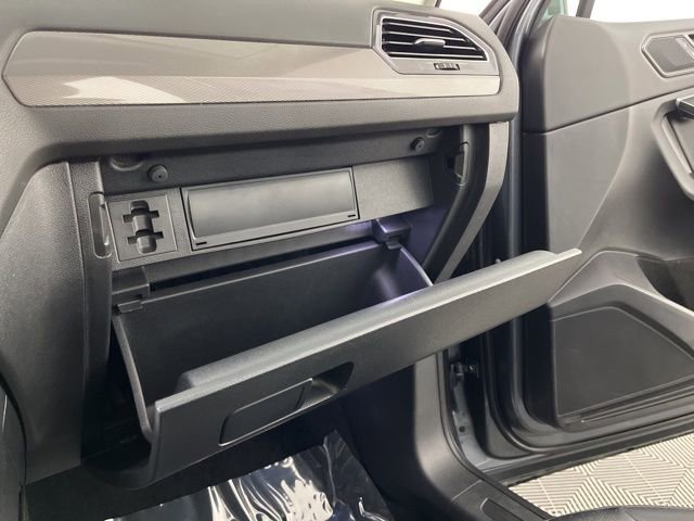 Used 2023 Volkswagen Tiguan SE image 39