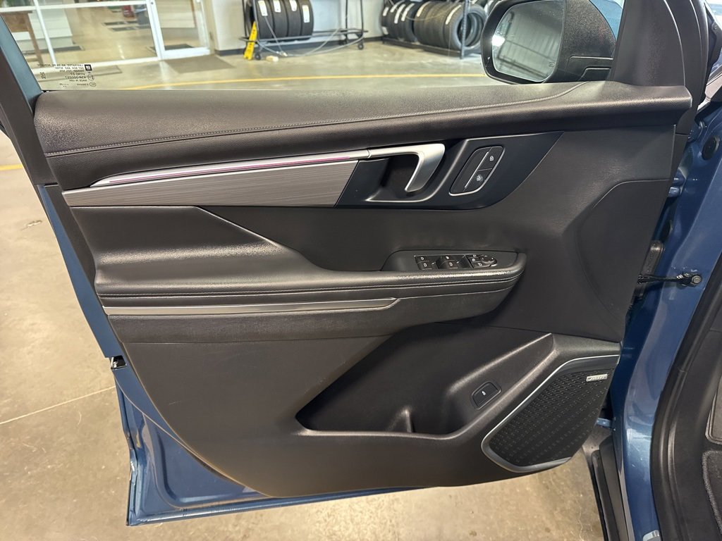 Used 2025 Buick Enclave Preferred image 24