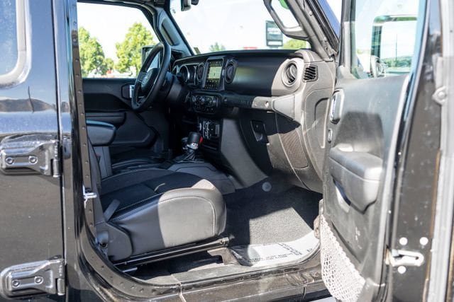 Used 2023 Jeep Wrangler Unlimited Sport AWD/4WD image 30