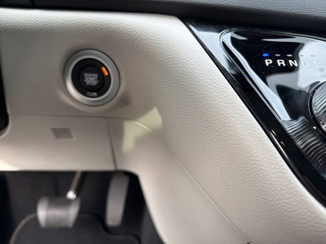 Used 2024 Chrysler Pacifica Touring-L image 22