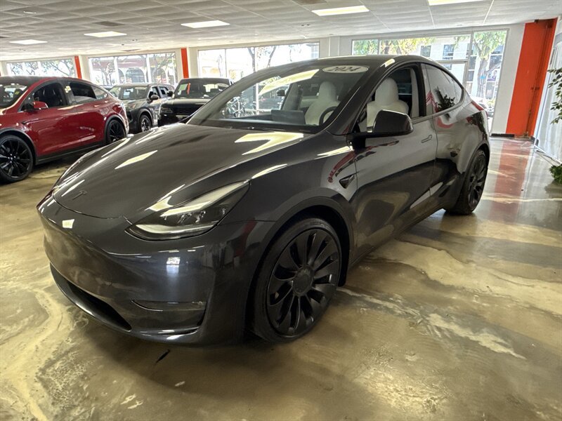 Used 2024 Tesla Model Y Performance AWD/4WD image 3