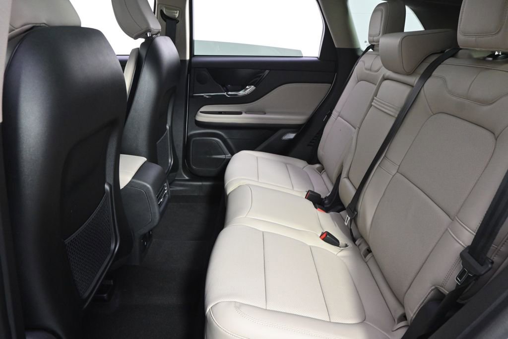 New 2026 Lincoln Corsair Reserve image 19