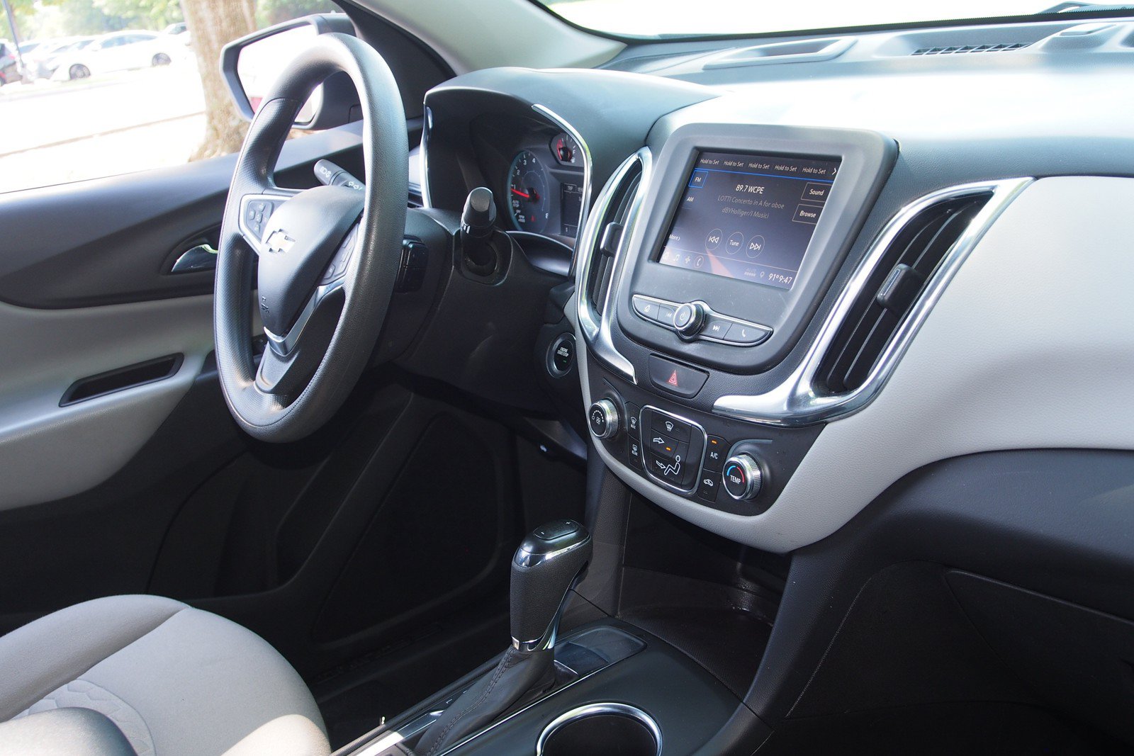 Used 2021 Chevrolet Equinox LS w/ LS Convenience Package FWD image 8