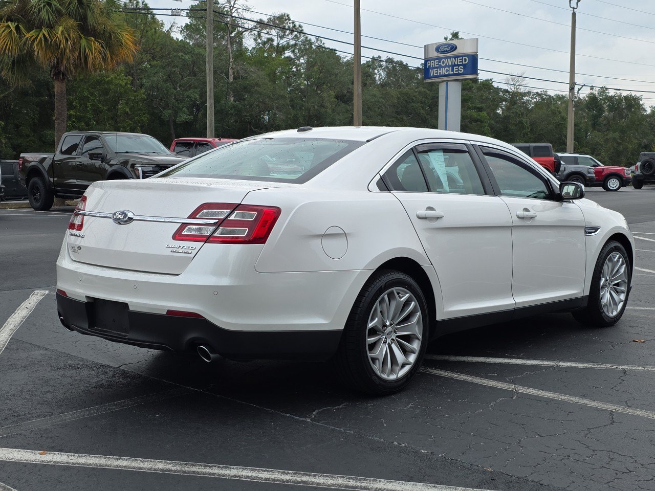 Certified 2019 Ford Taurus Limited FWD image 7