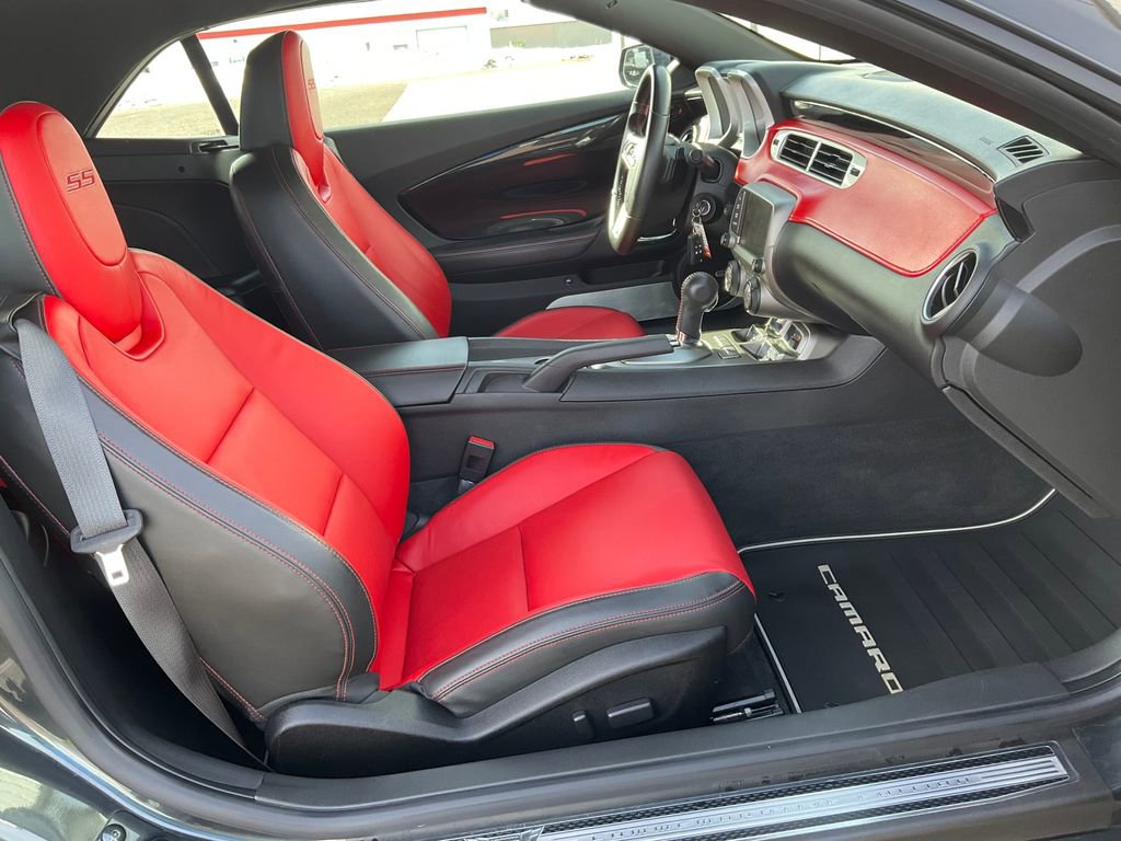 Used 2015 Chevrolet Camaro SS w/ Commemorative Special Edition image 22