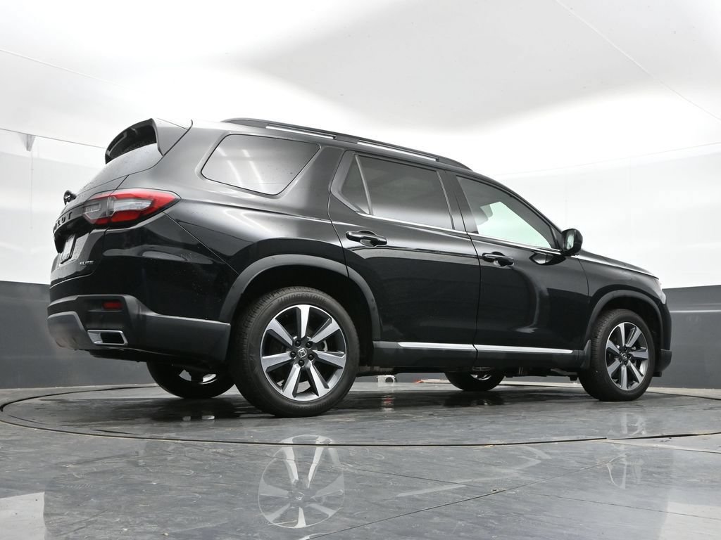 Used 2025 Honda Pilot Elite image 33