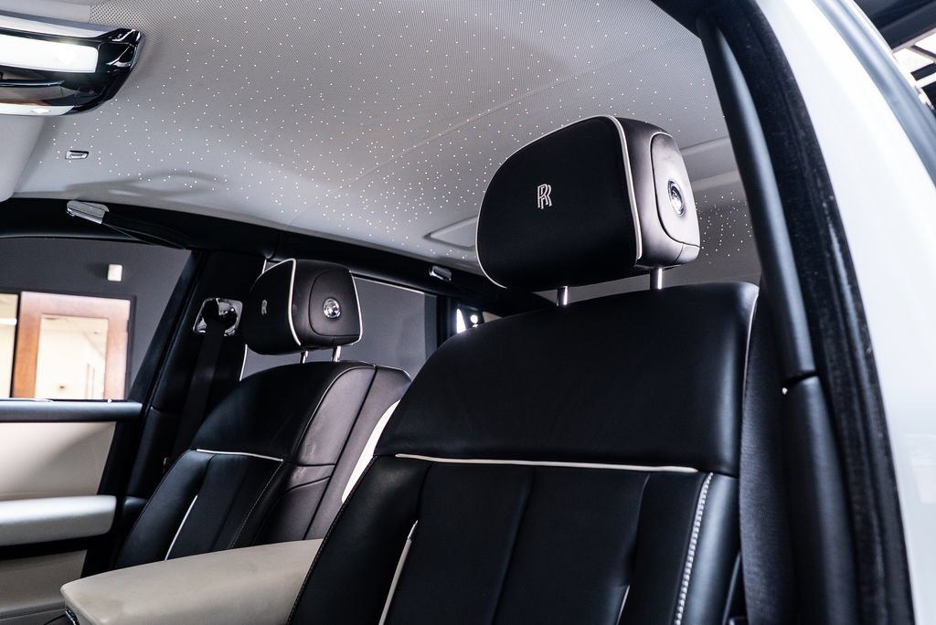 Used 2019 Rolls-Royce Phantom Sedan RWD image 32