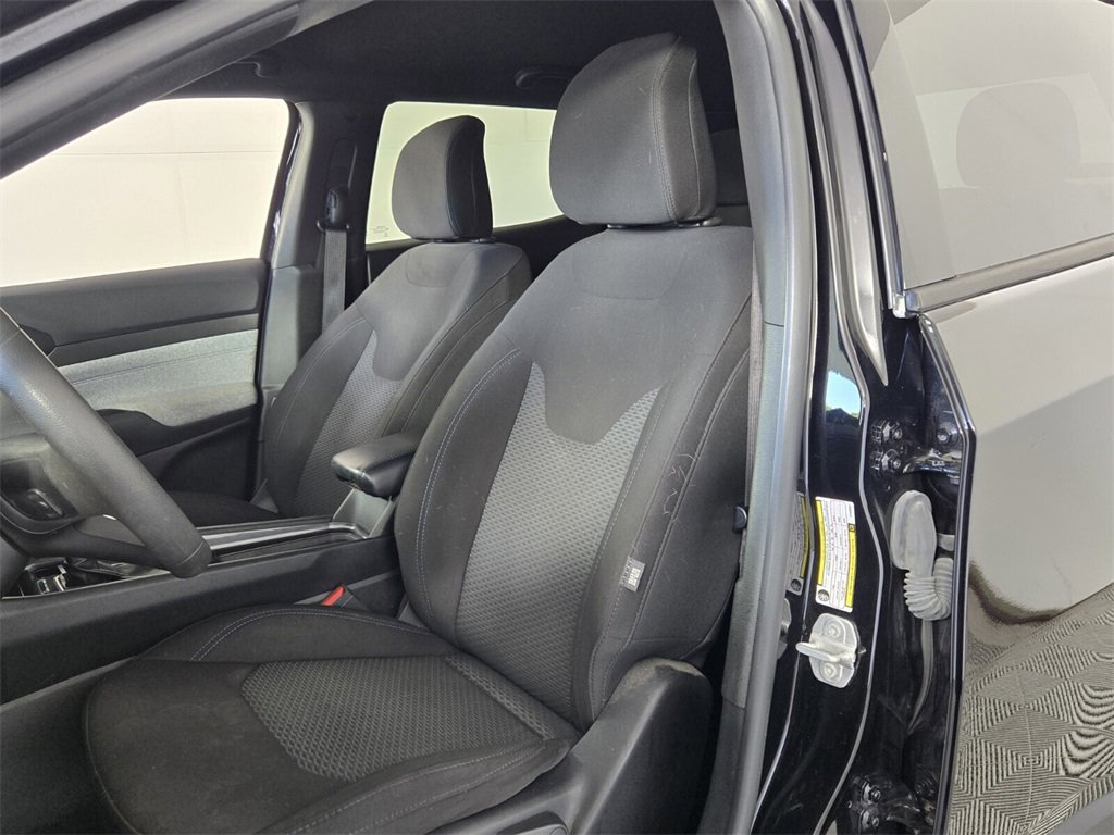 Used 2024 Jeep Compass Sport image 6