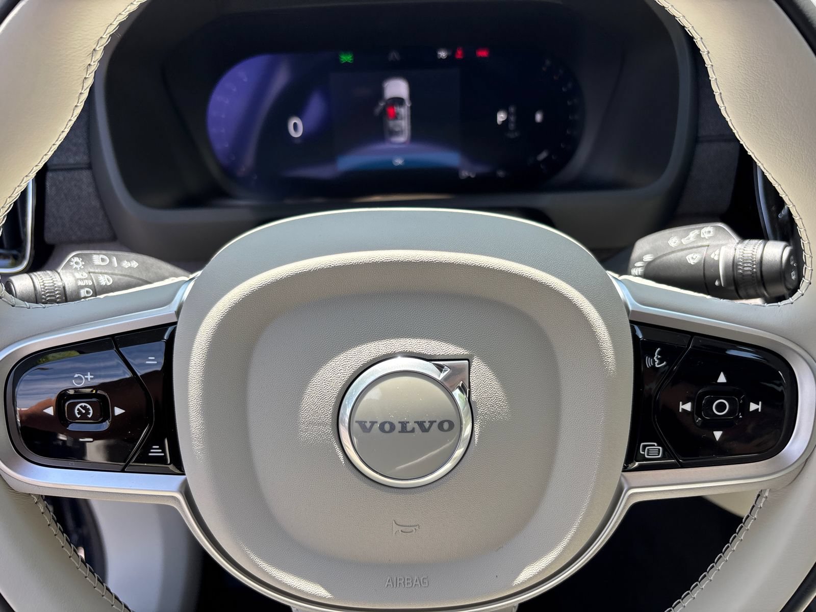 New 2026 Volvo XC90 B6 Ultra w/ Protection Package Premier AWD/4WD image 16