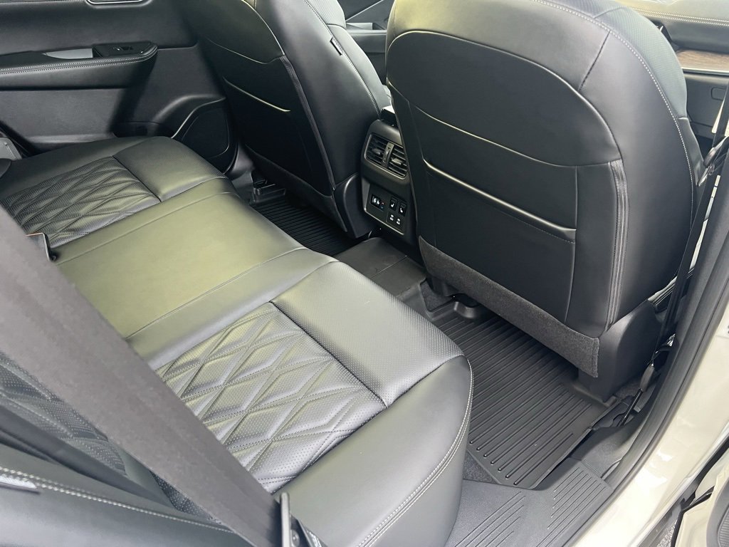 New 2026 Nissan Rogue Platinum image 10