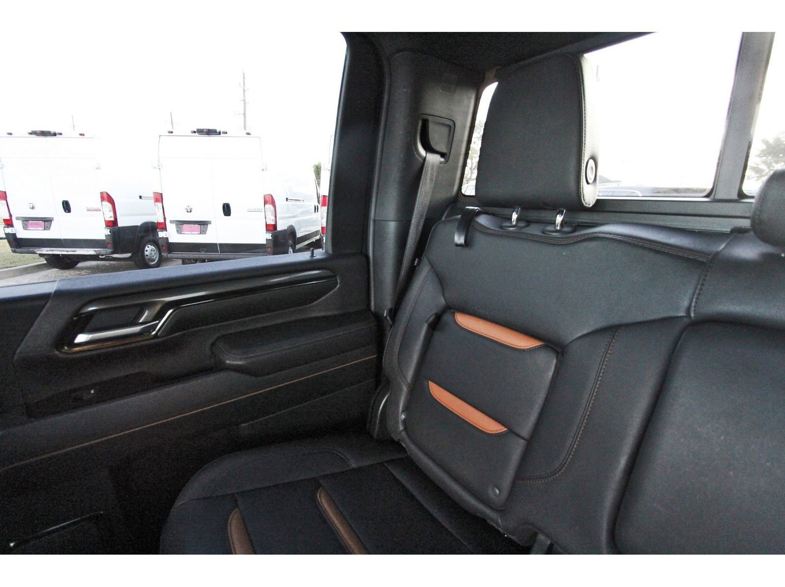 Used 2025 GMC Sierra 2500 AT4 w/ AT4 Premium Plus Package image 14