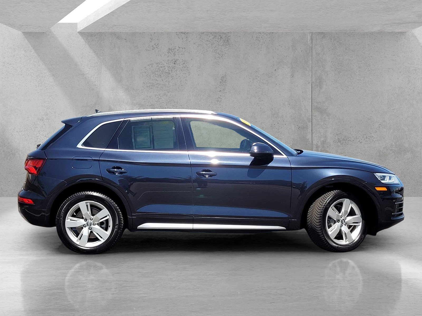 Used 2018 Audi Q5 2.0T Premium Plus w/ Premium Plus Package AWD/4WD image 4