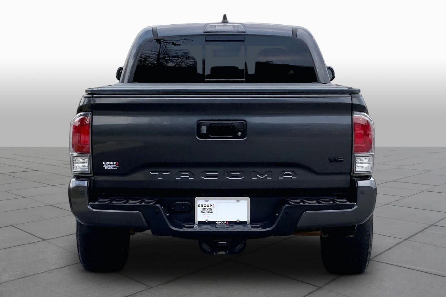 Used 2021 Toyota Tacoma TRD Off-Road w/ Technology Package AWD/4WD image 5