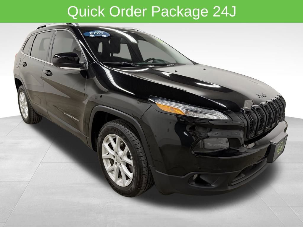 Used 2017 Jeep Cherokee Latitude w/ Cold Weather Group image 3