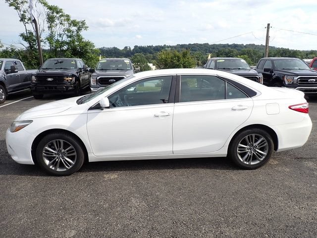 Used 2017 Toyota Camry LE FWD image 2