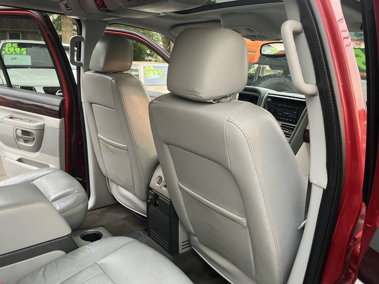 Used 2005 Lincoln Aviator AWD image 32