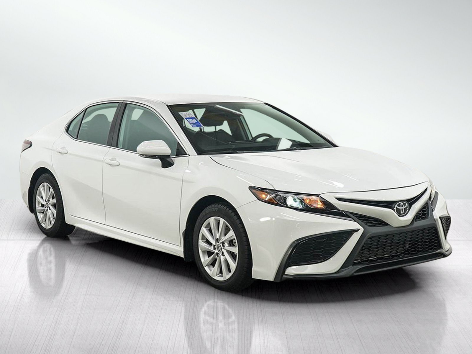 Used 2023 Toyota Camry SE FWD image 7