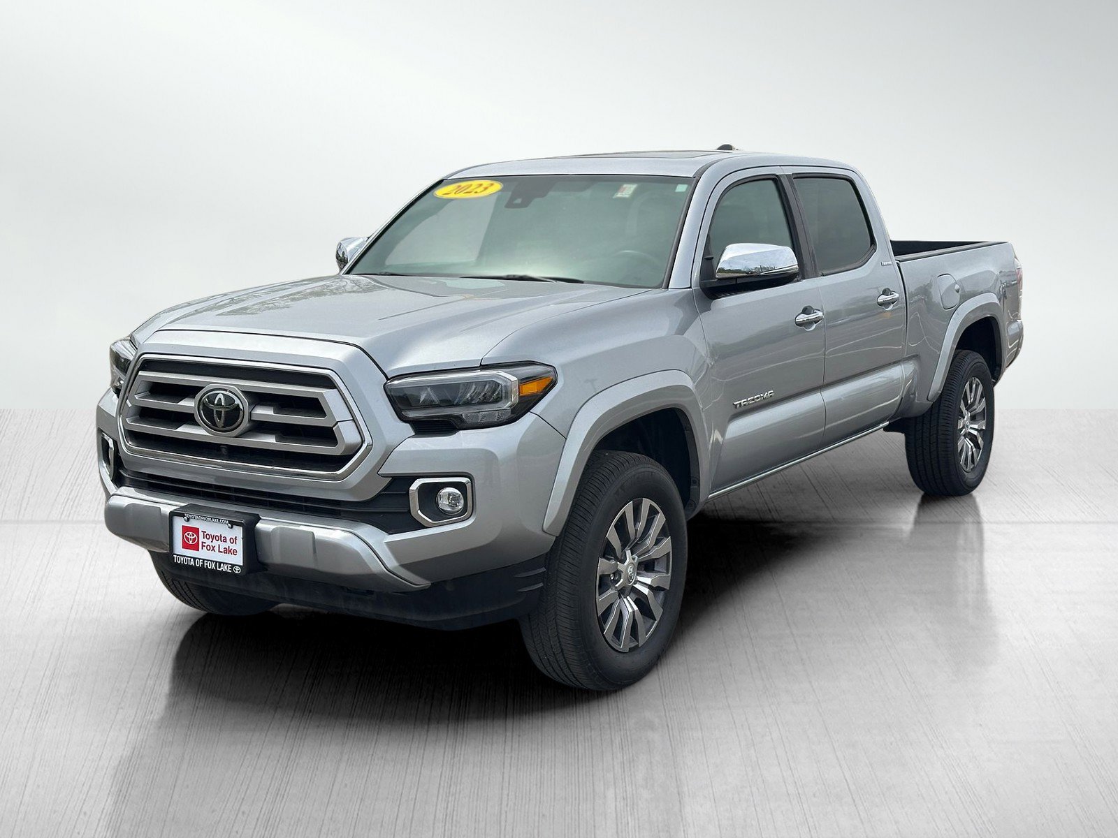 Used 2023 Toyota Tacoma Limited AWD/4WD image 3