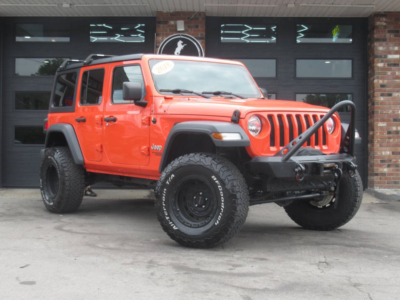 Used 2018 Jeep Wrangler Unlimited Sport S AWD/4WD image 2