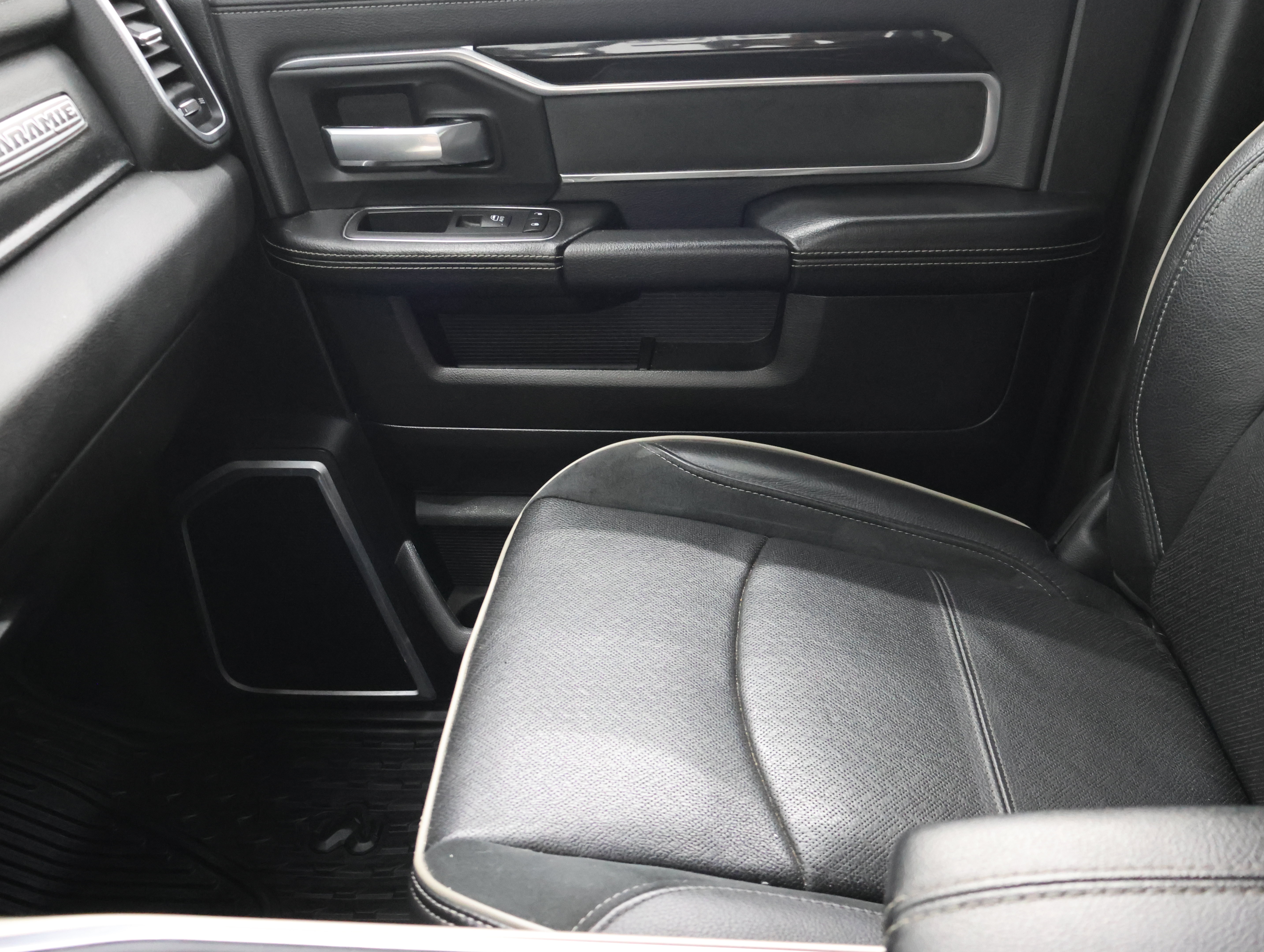 Used 2019 RAM 3500 Laramie AWD/4WD image 12