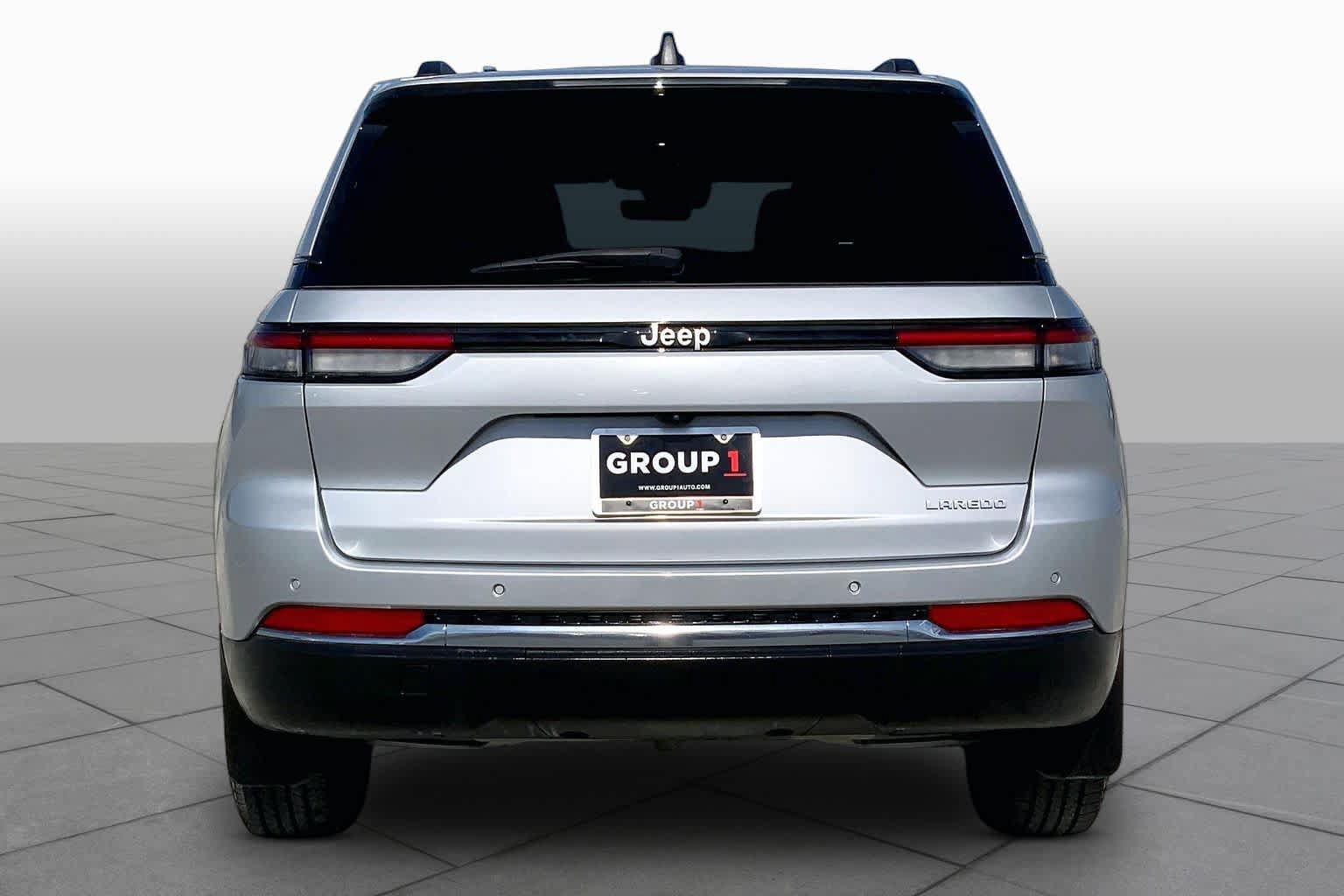 Used 2025 Jeep Grand Cherokee Laredo w/ MOPAR Finishing Package RWD image 5
