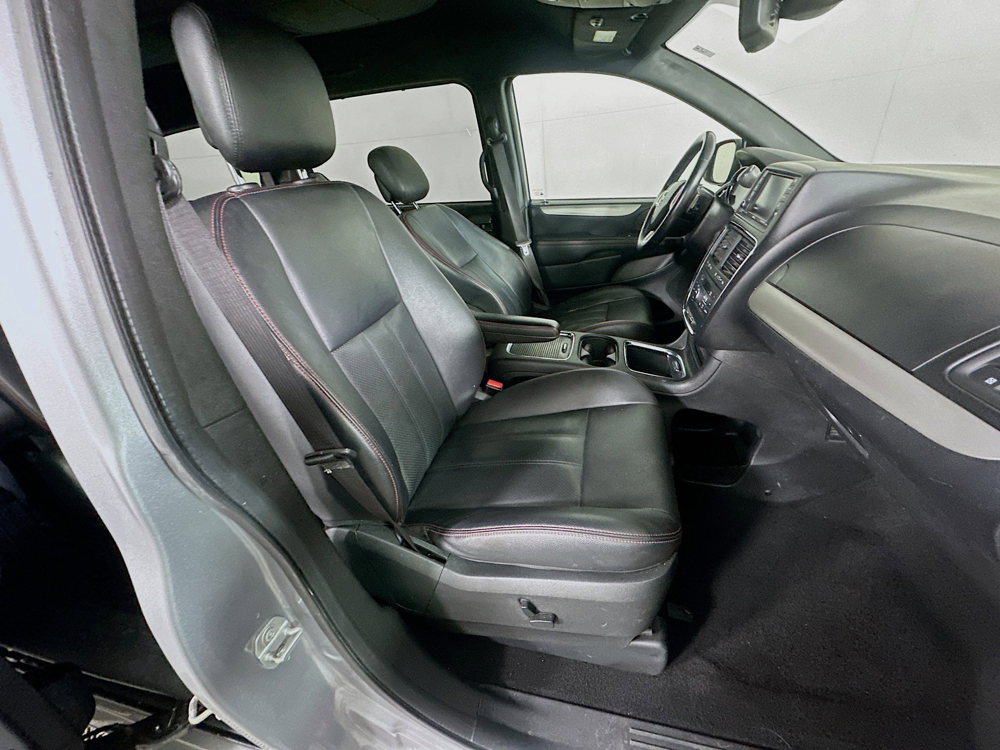 Used 2019 Dodge Grand Caravan GT image 30