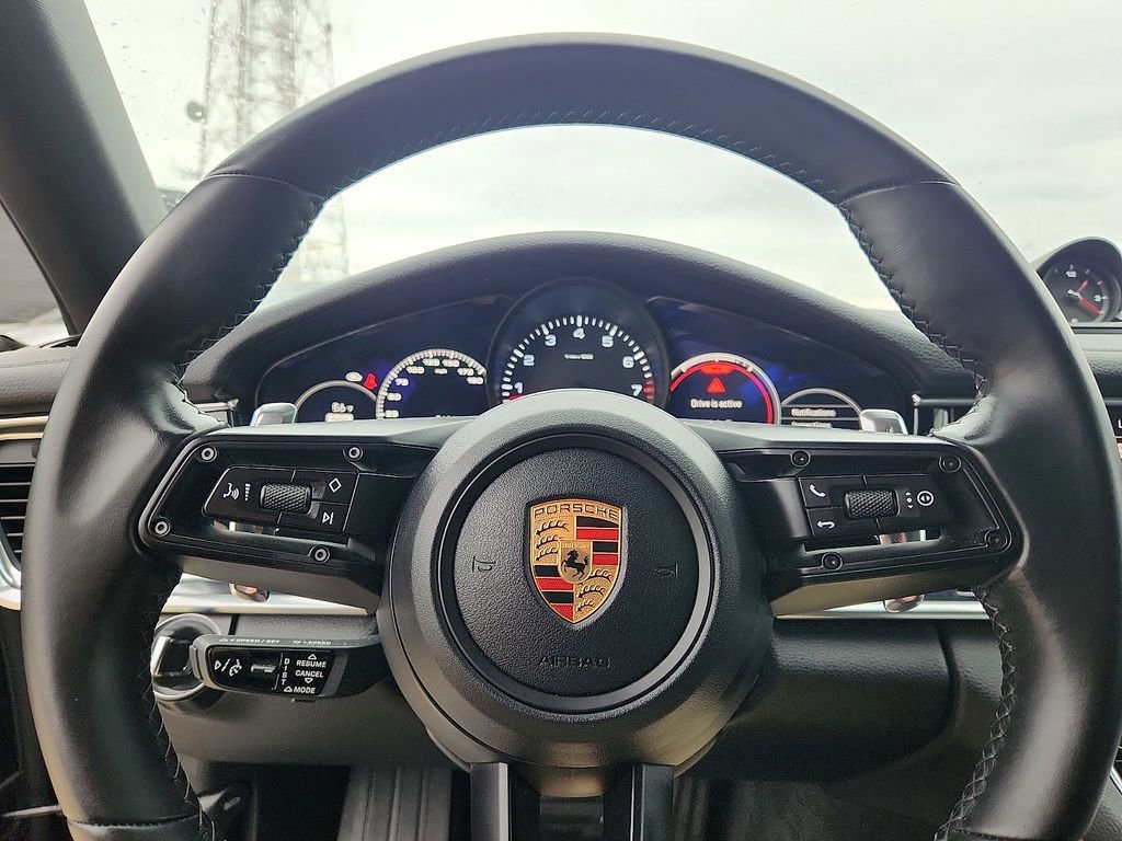 Used 2022 Porsche Panamera image 18