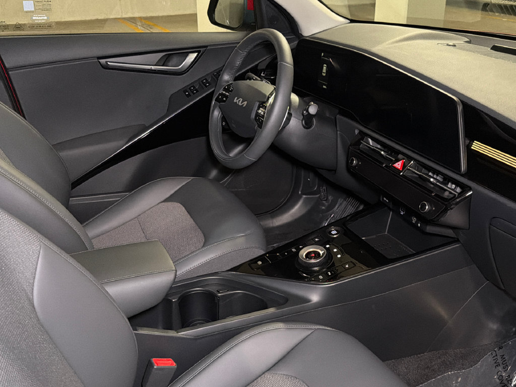 Certified 2024 Kia Niro EX w/ EX Cold Weather Package FWD image 11
