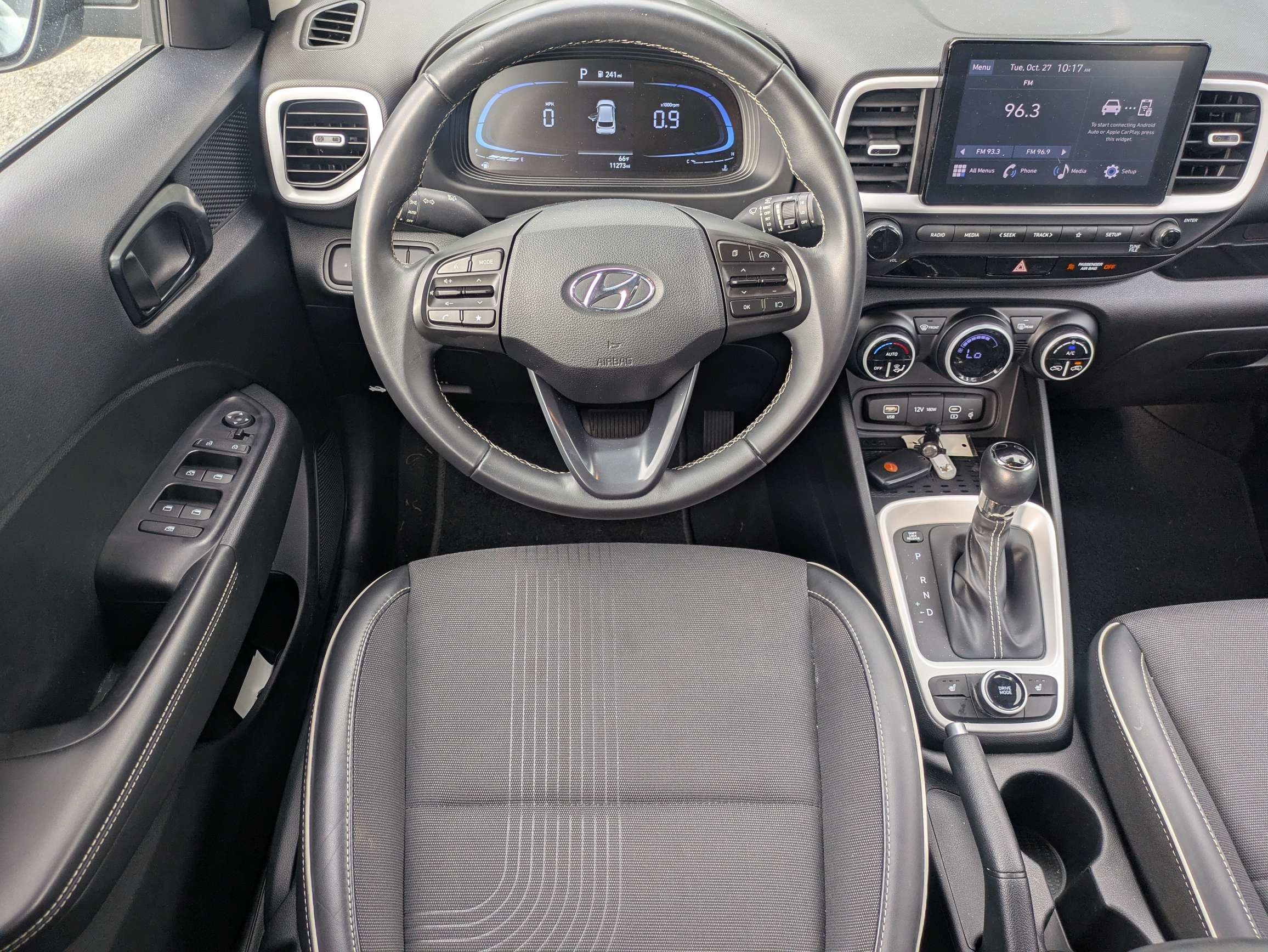 Used 2026 Hyundai Venue SEL FWD image 14