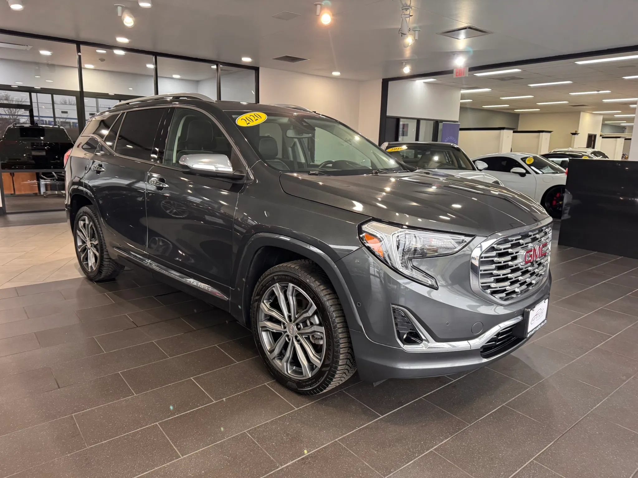Used 2020 GMC Terrain Denali w/ GMC Pro Grade Package AWD/4WD image 6