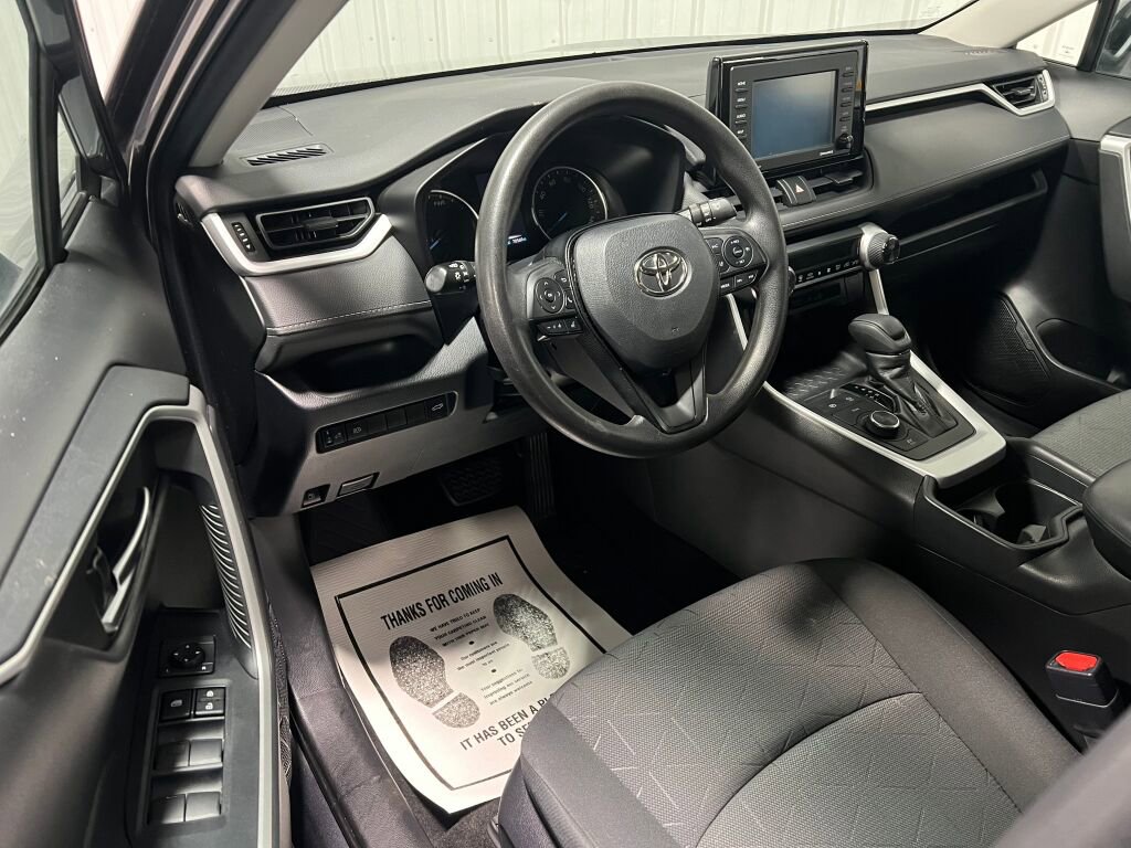 Used 2020 Toyota RAV4 XLE w/ Convenience Package image 2