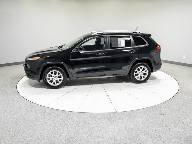 Used 2018 Jeep Cherokee Latitude w/ Safety Group AWD/4WD image 31