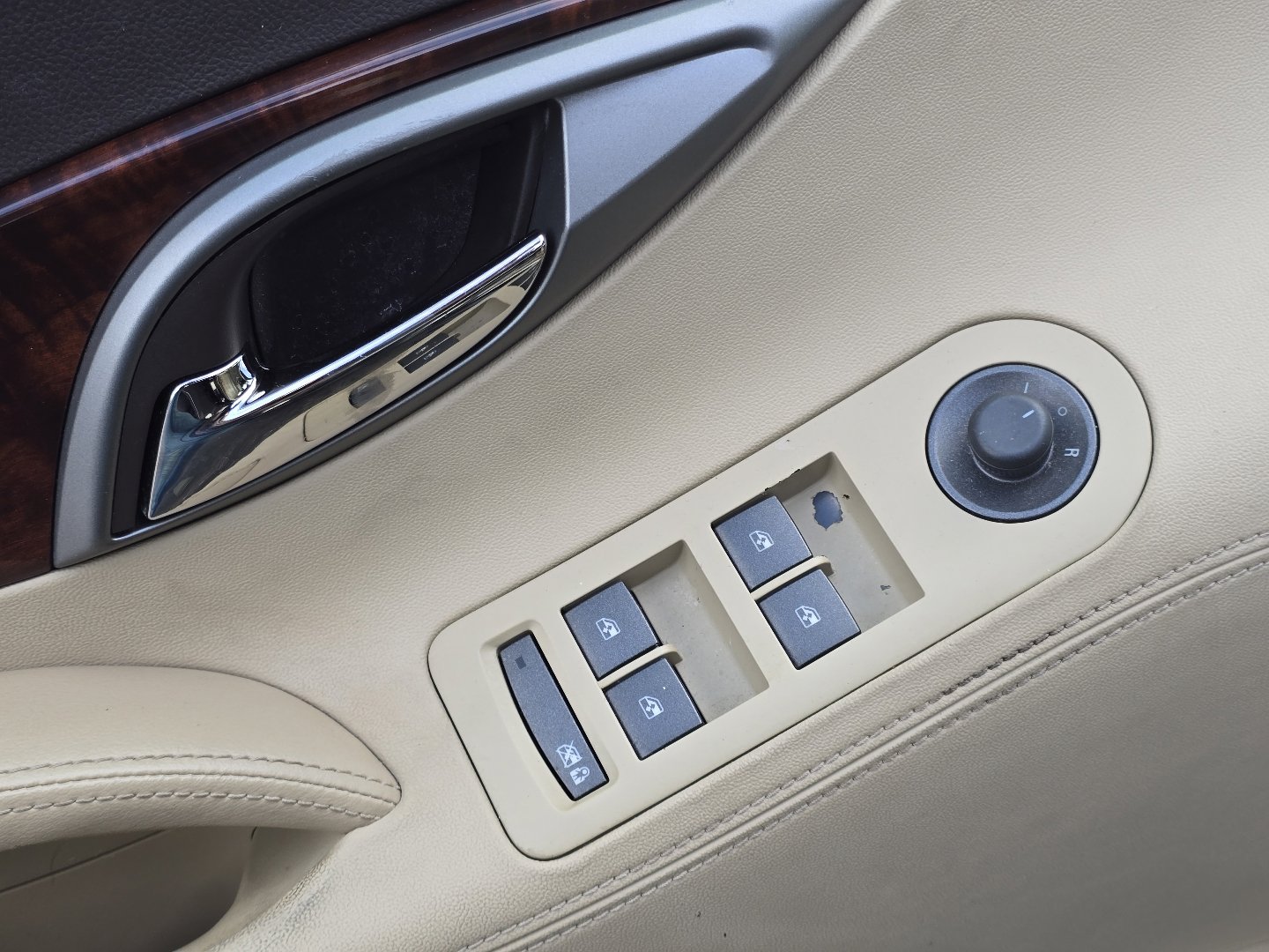 Used 2013 Buick LaCrosse Leather image 28