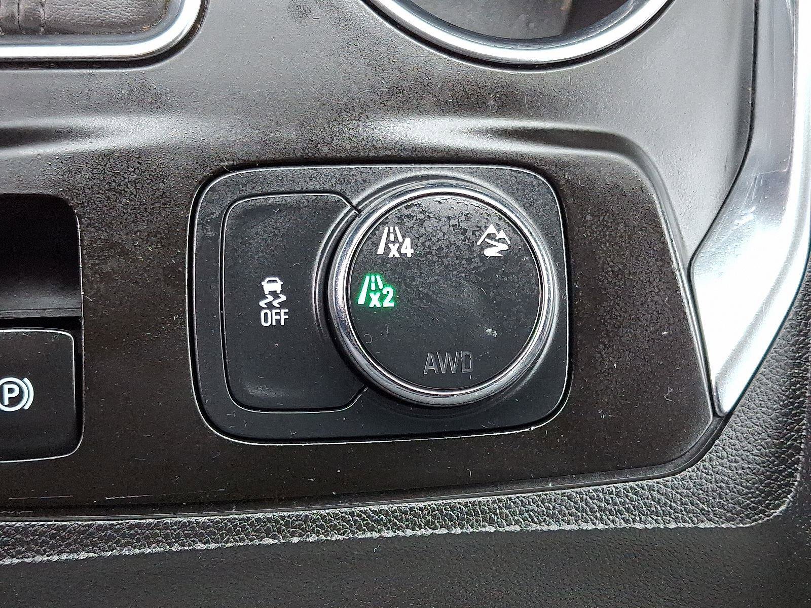 Used 2020 Chevrolet Traverse LT image 24