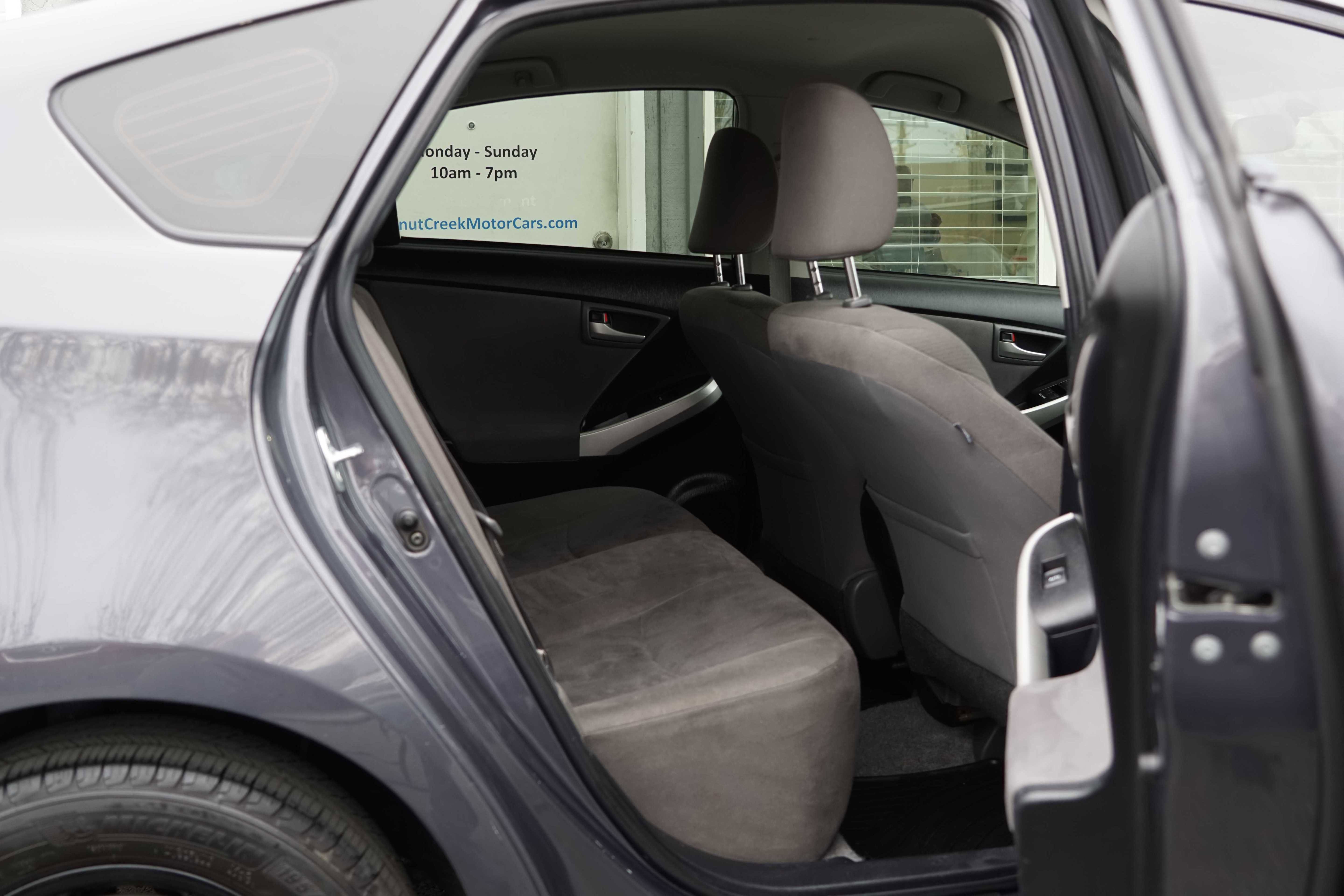 Used 2015 Toyota Prius Two image 28