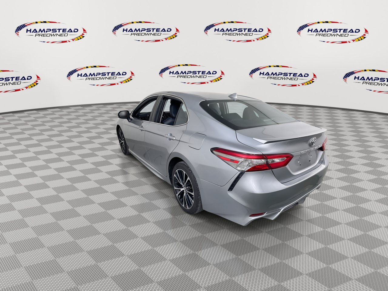 Used 2019 Toyota Camry SE w/ Convenience Package FWD image 6