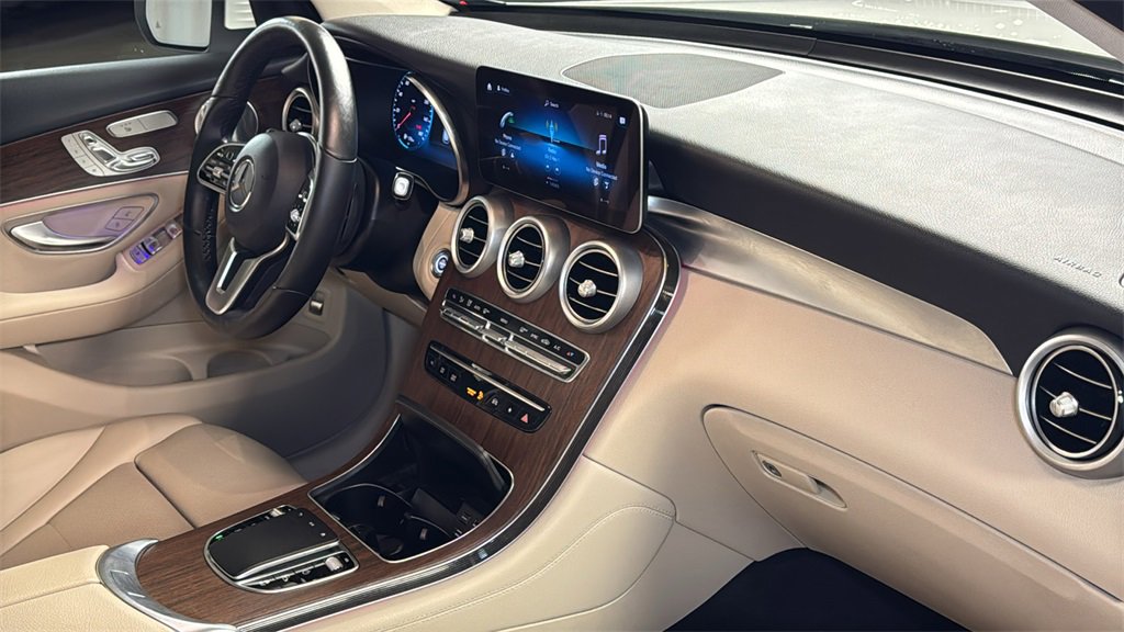 Used 2020 Mercedes-Benz GLC 300 4MATIC image 10