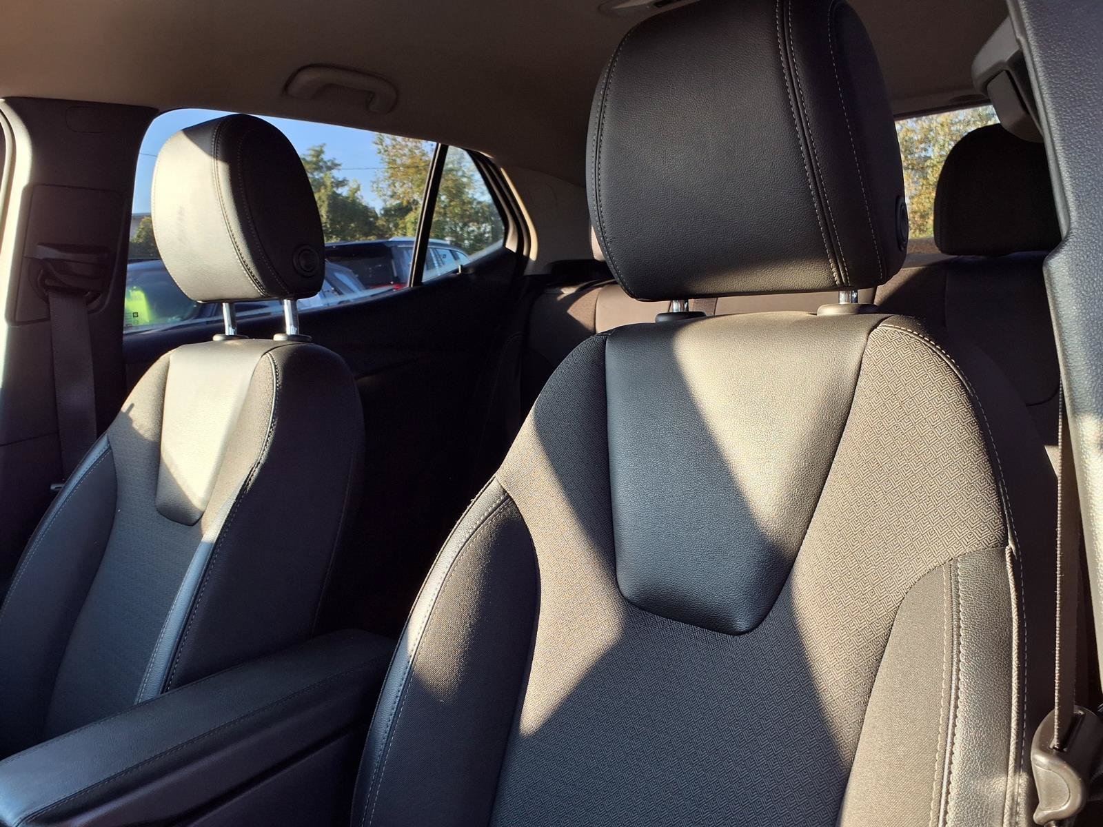 Used 2022 Buick Encore GX Preferred w/ Cold Weather Comfort Package FWD image 25