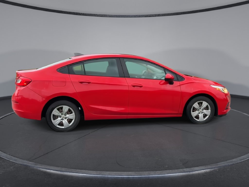 Used 2018 Chevrolet Cruze LS FWD image 9