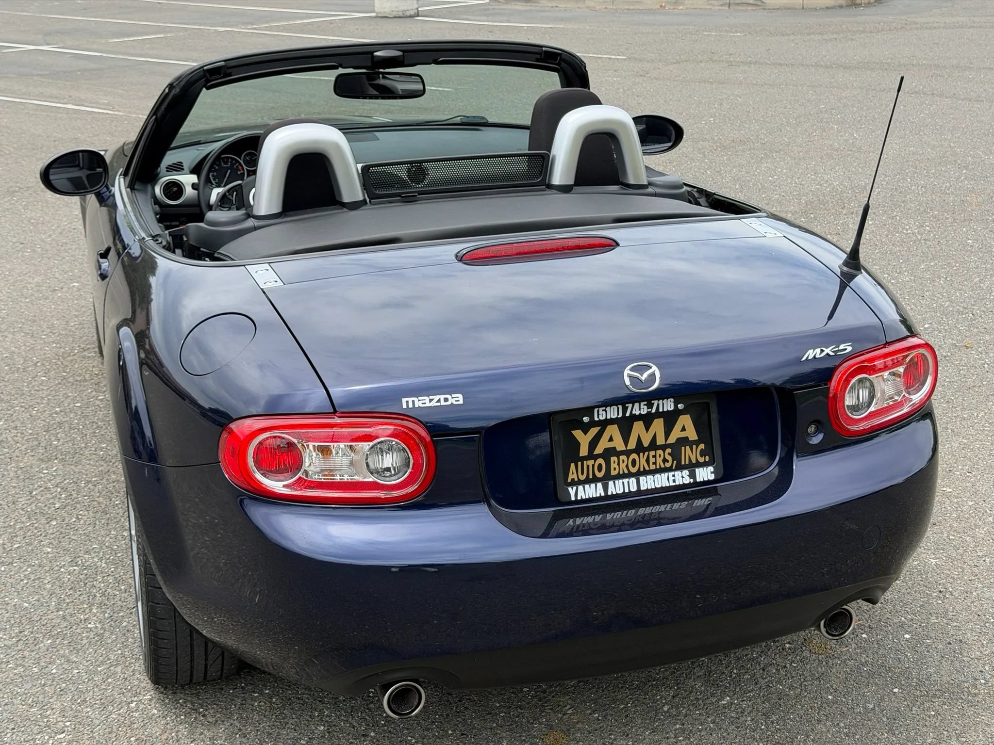Used 2009 MAZDA MX-5 Miata Touring w/ Suspension Pkg RWD image 10