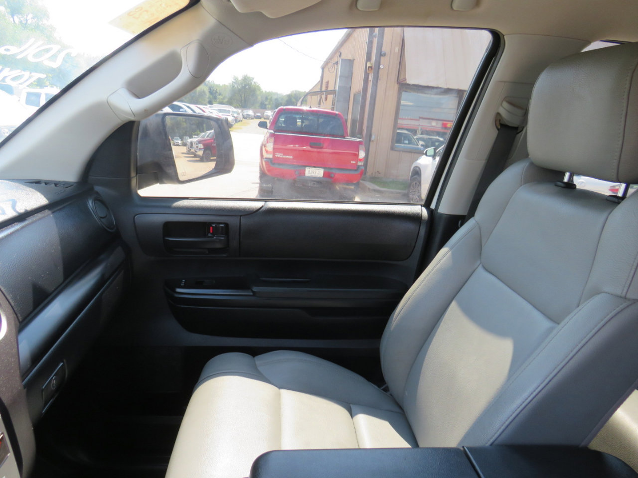 Used 2016 Toyota Tundra SR image 16