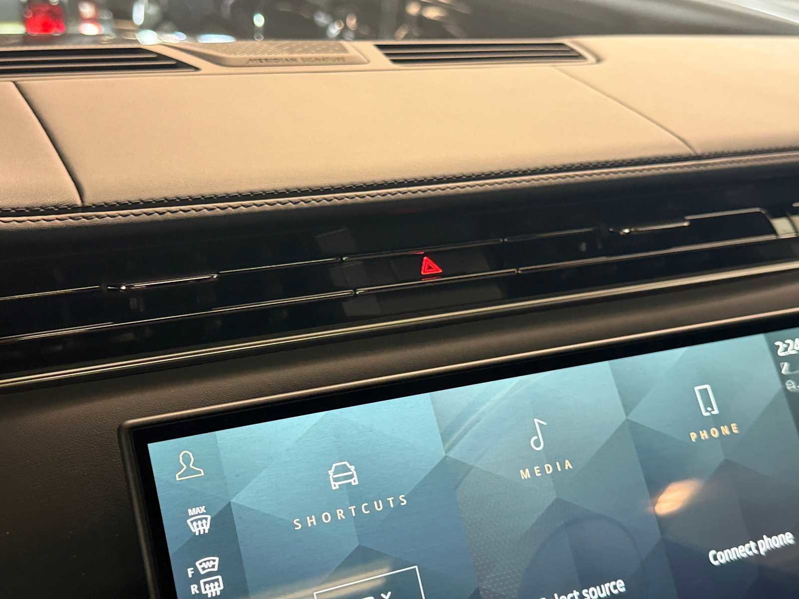 Certified 2025 Land Rover Range Rover Autobiography image 28