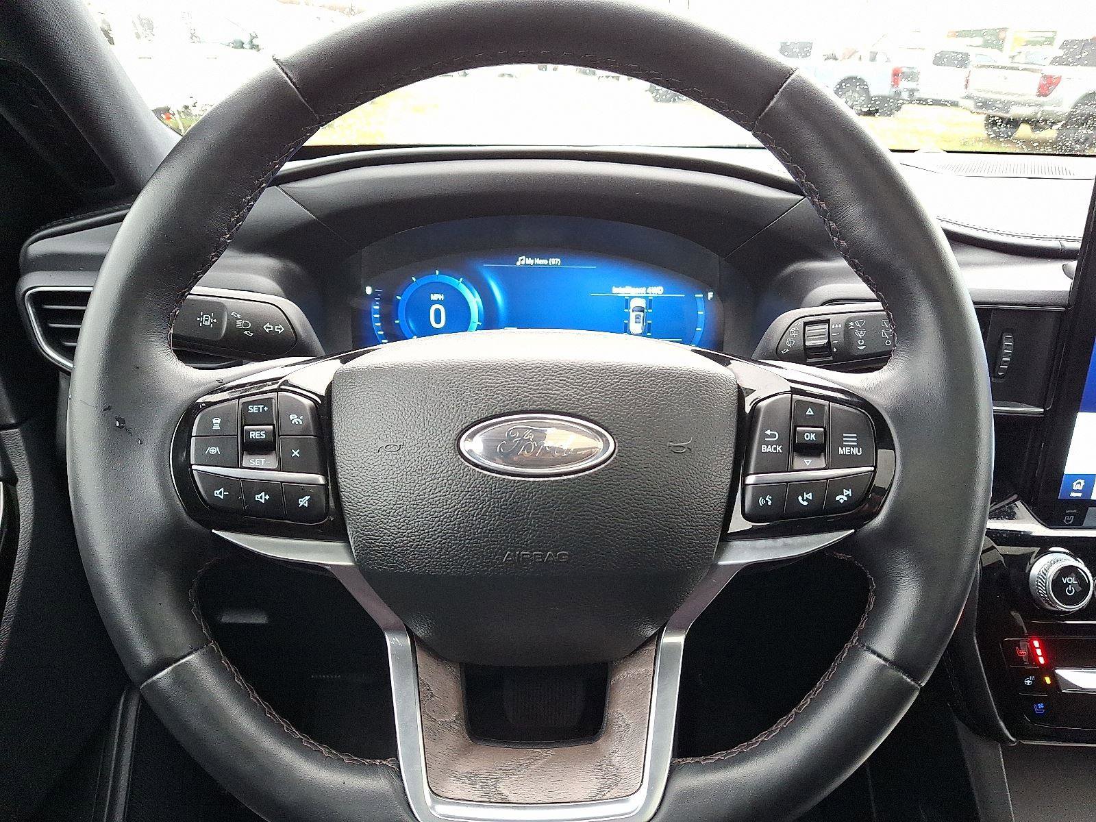 Used 2023 Ford Explorer Platinum w/ Technology Package image 20