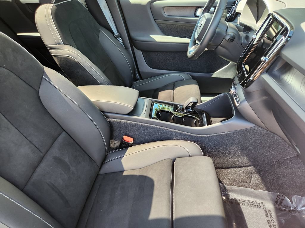 Used 2023 Volvo C40 P8 Recharge Ultimate w/ Protection Package Premier AWD/4WD image 5